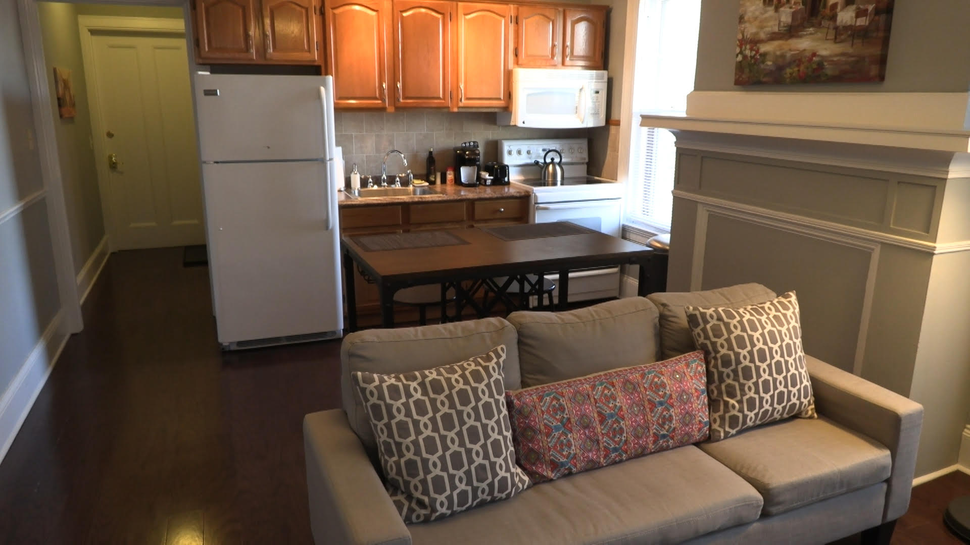 simmons top gun living room sectional avoiding online apartment scammers video included weny news home simmons top gun living room sectional avoiding online apartment scammers video included weny news home